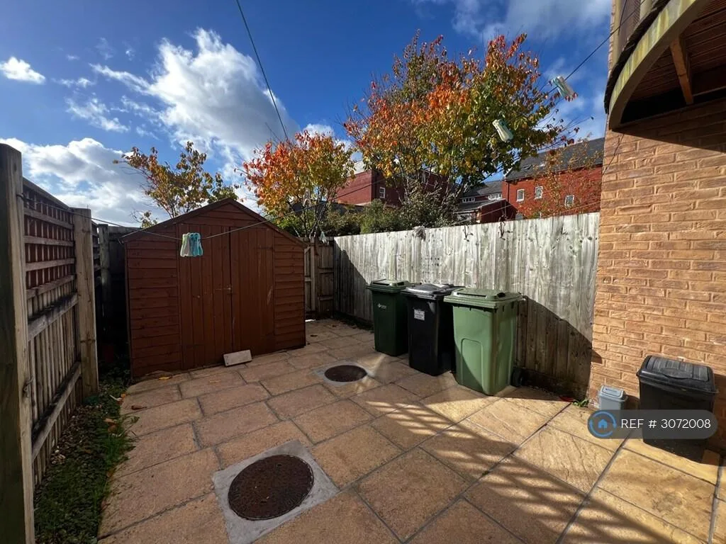 4 bedroom terraced house for rent