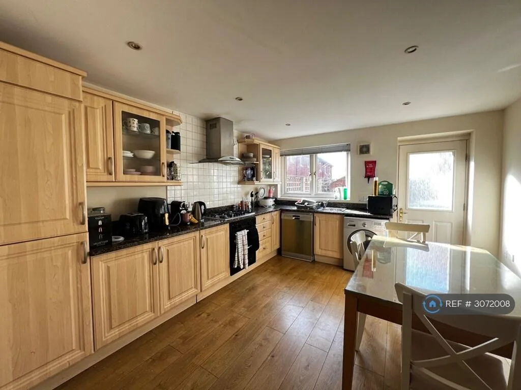 4 bedroom terraced house for rent