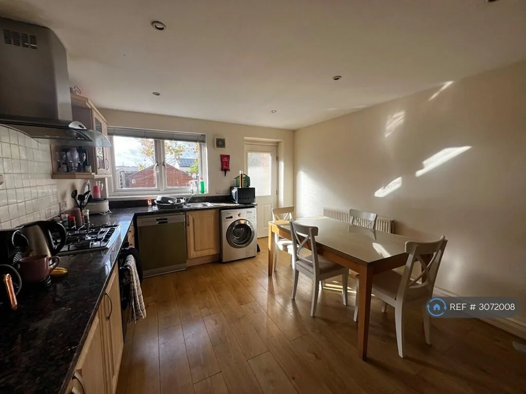 4 bedroom terraced house for rent