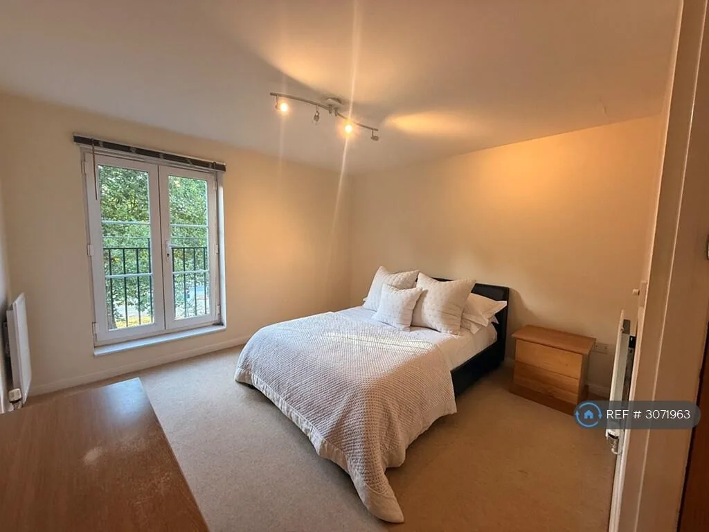 4 bedroom semi-detached house for rent