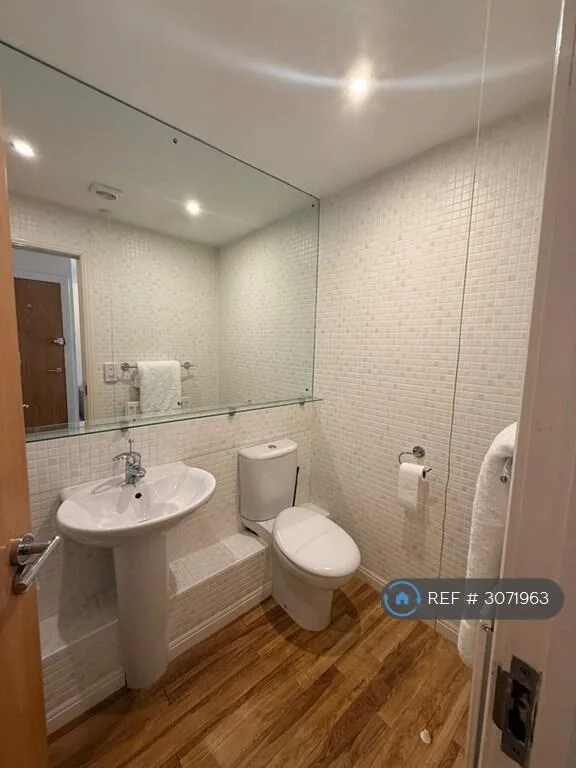 4 bedroom semi-detached house for rent