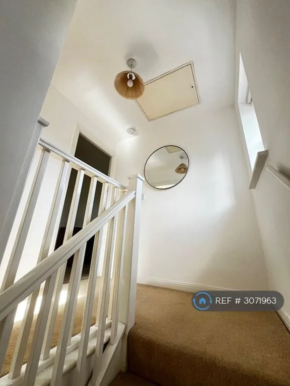 4 bedroom semi-detached house for rent