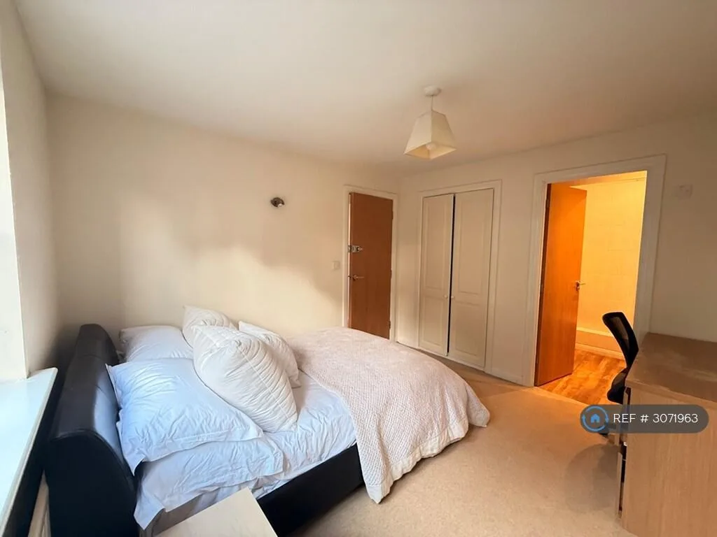 4 bedroom semi-detached house for rent