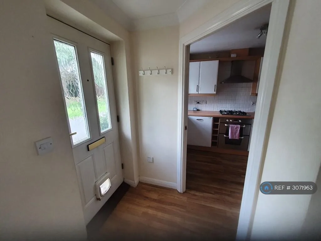 4 bedroom semi-detached house for rent