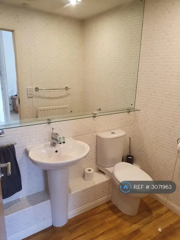 4 bedroom semi-detached house for rent