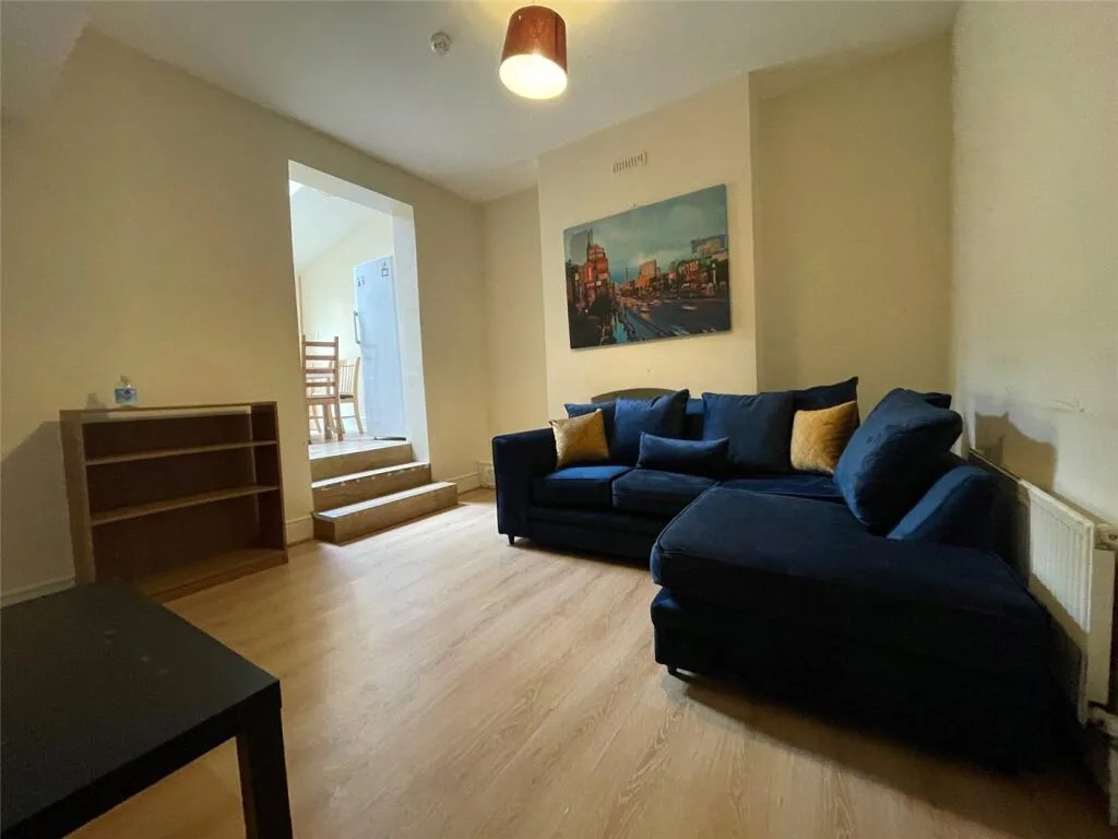 5 bedroom house for rent