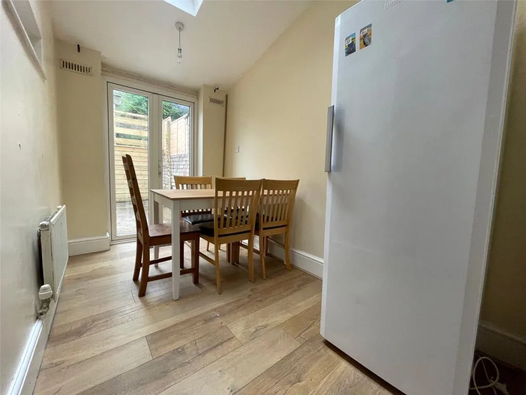 5 bedroom house for rent