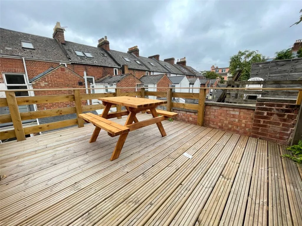 5 bedroom house for rent