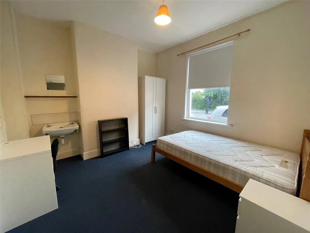 5 bedroom house for rent