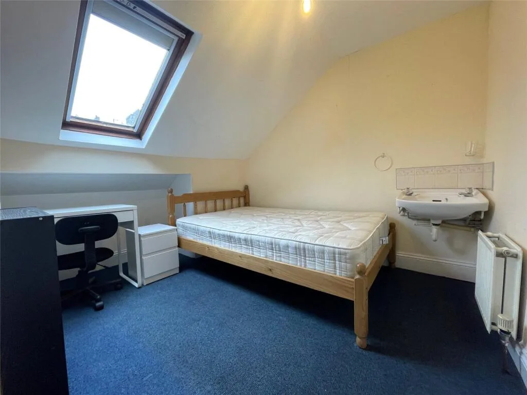 5 bedroom house for rent