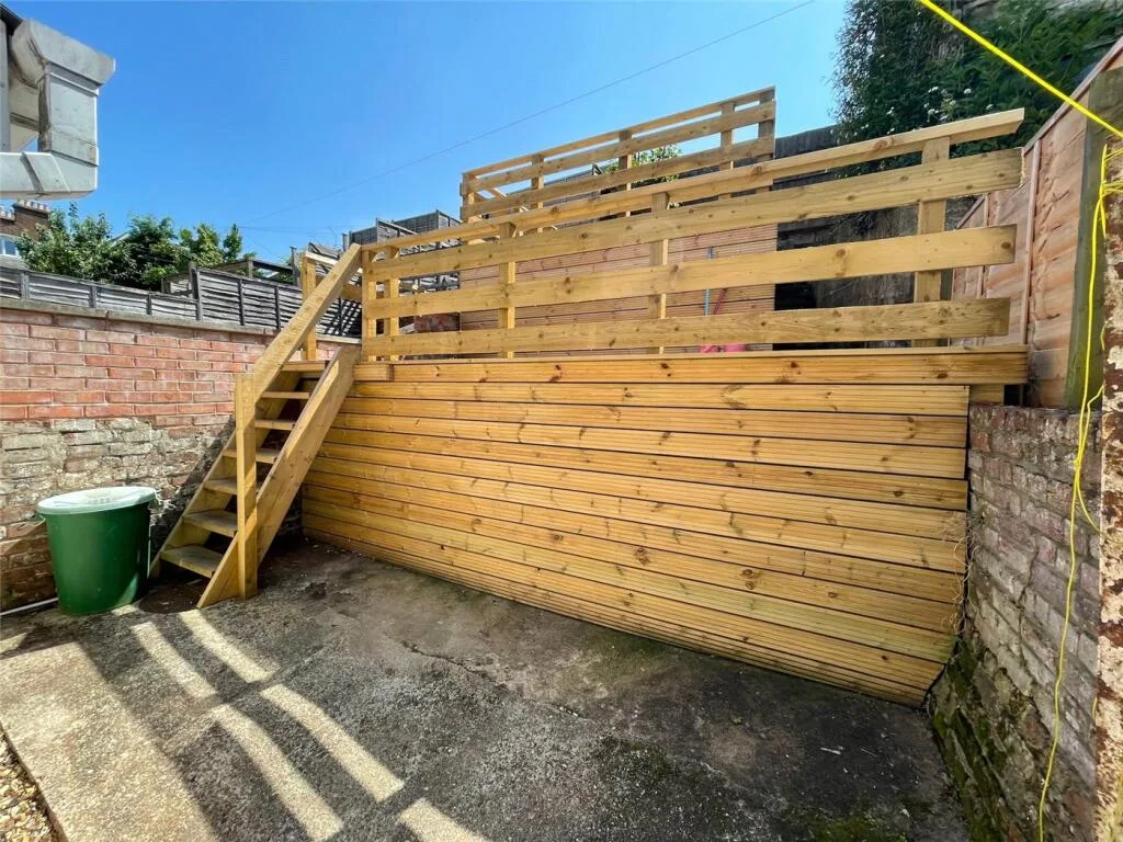 5 bedroom house for rent