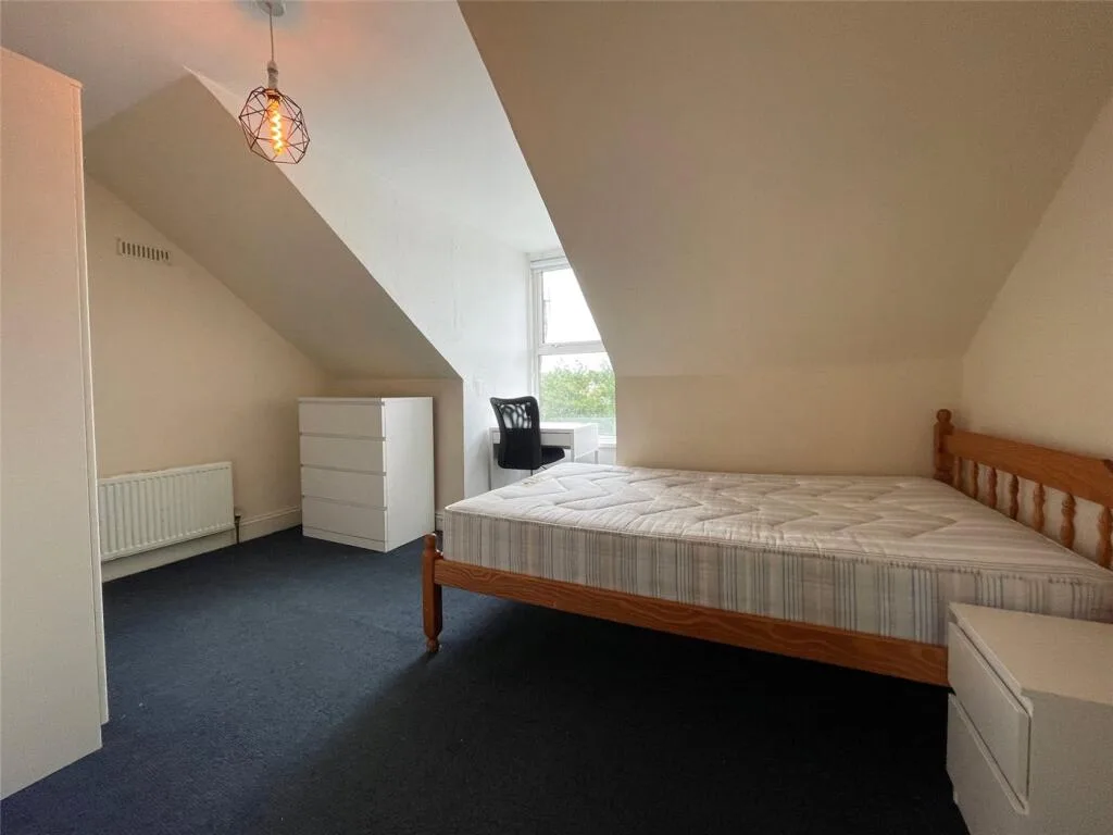 5 bedroom house for rent