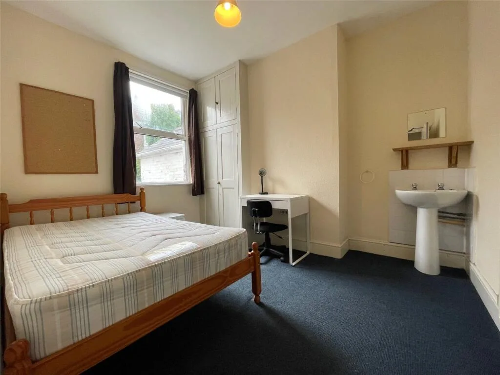 5 bedroom house for rent