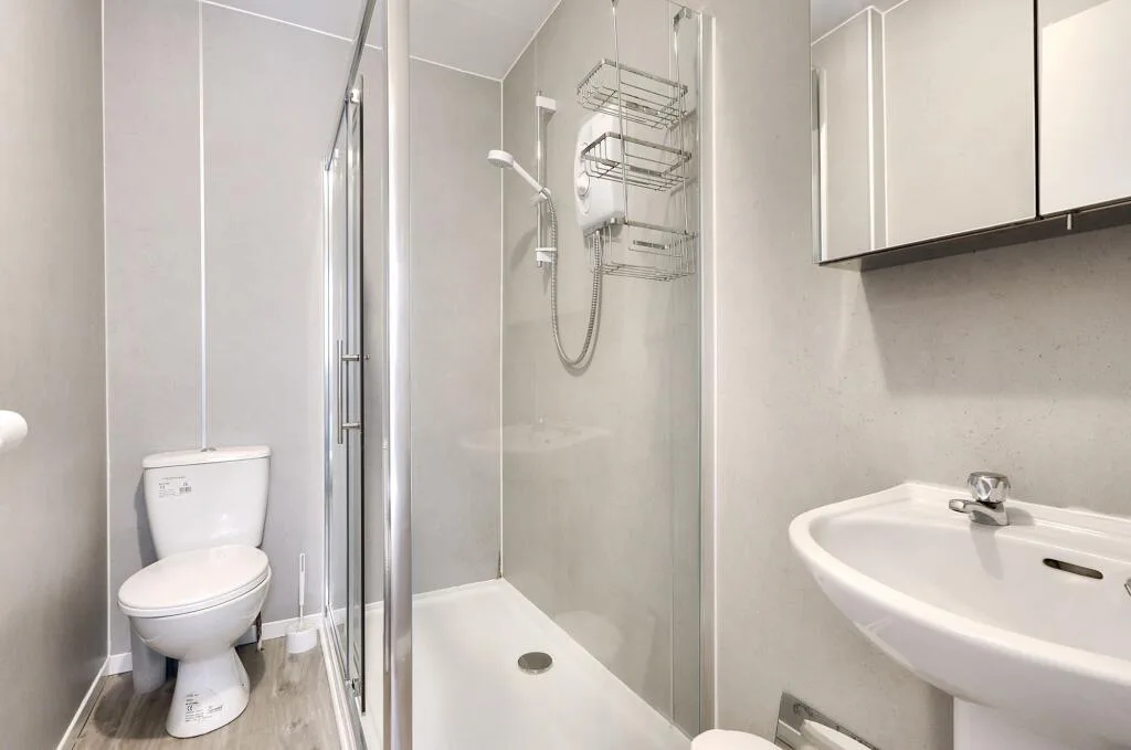 5 bedroom terraced house for rent