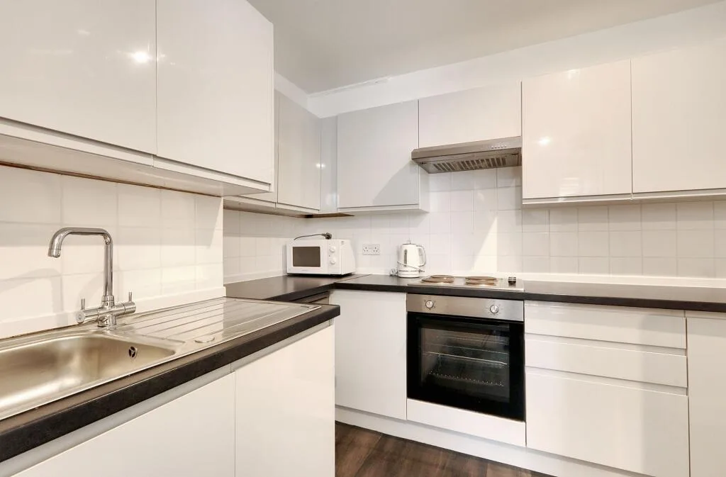 5 bedroom terraced house for rent