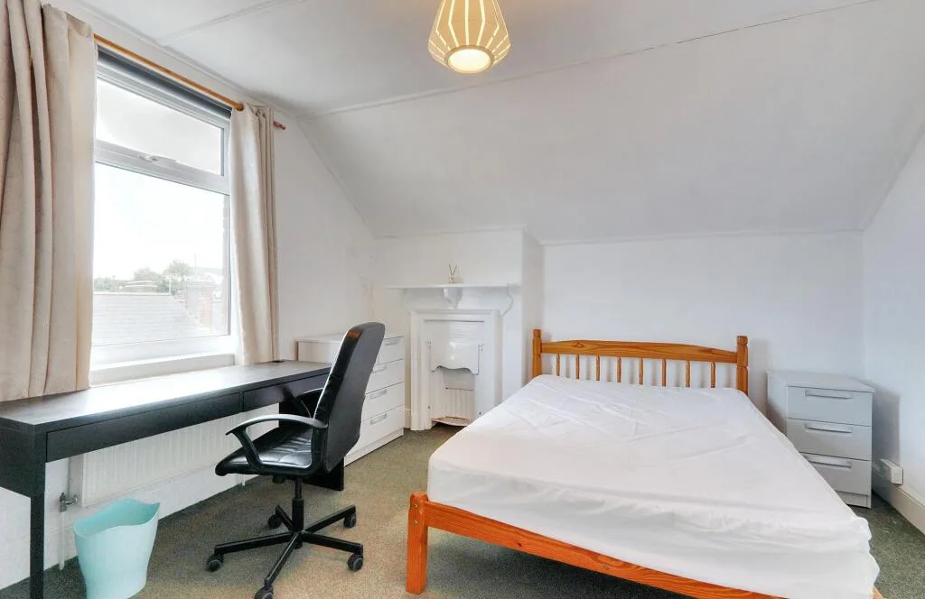 5 bedroom terraced house for rent