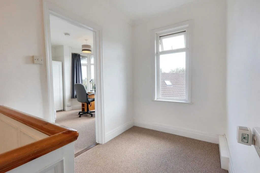 6 bedroom detached house for rent