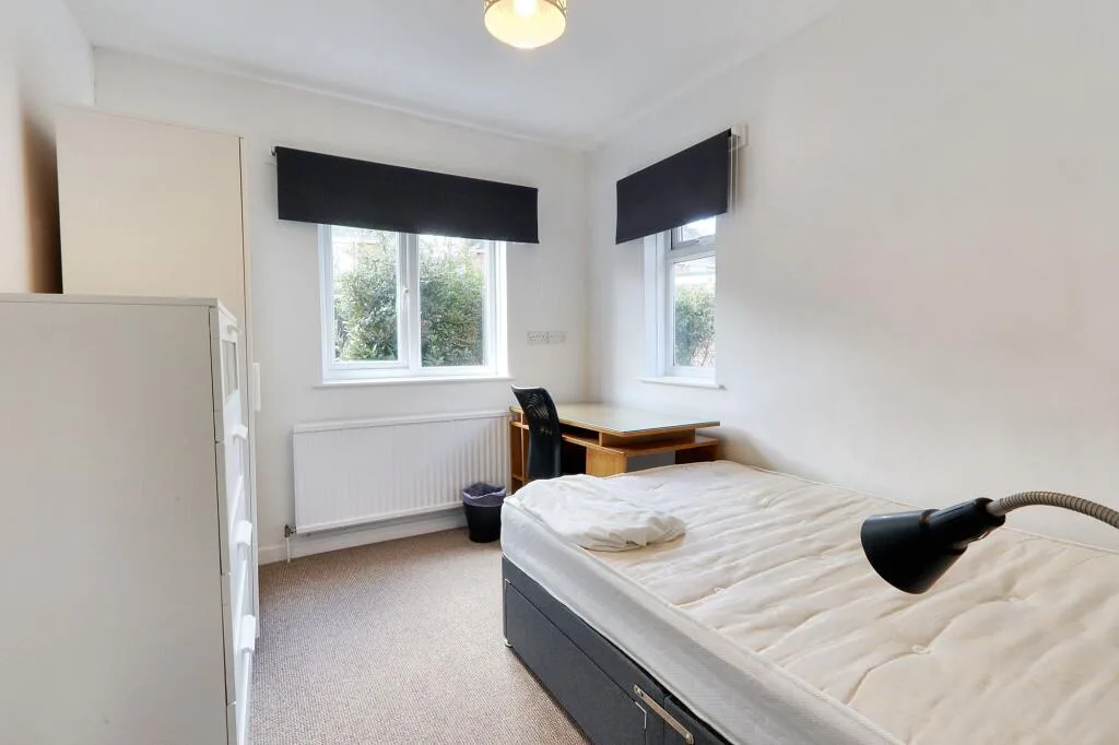 6 bedroom detached house for rent