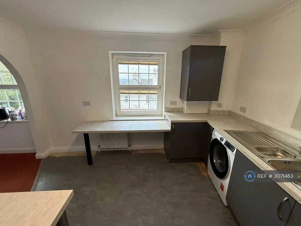 4 bedroom detached house for rent