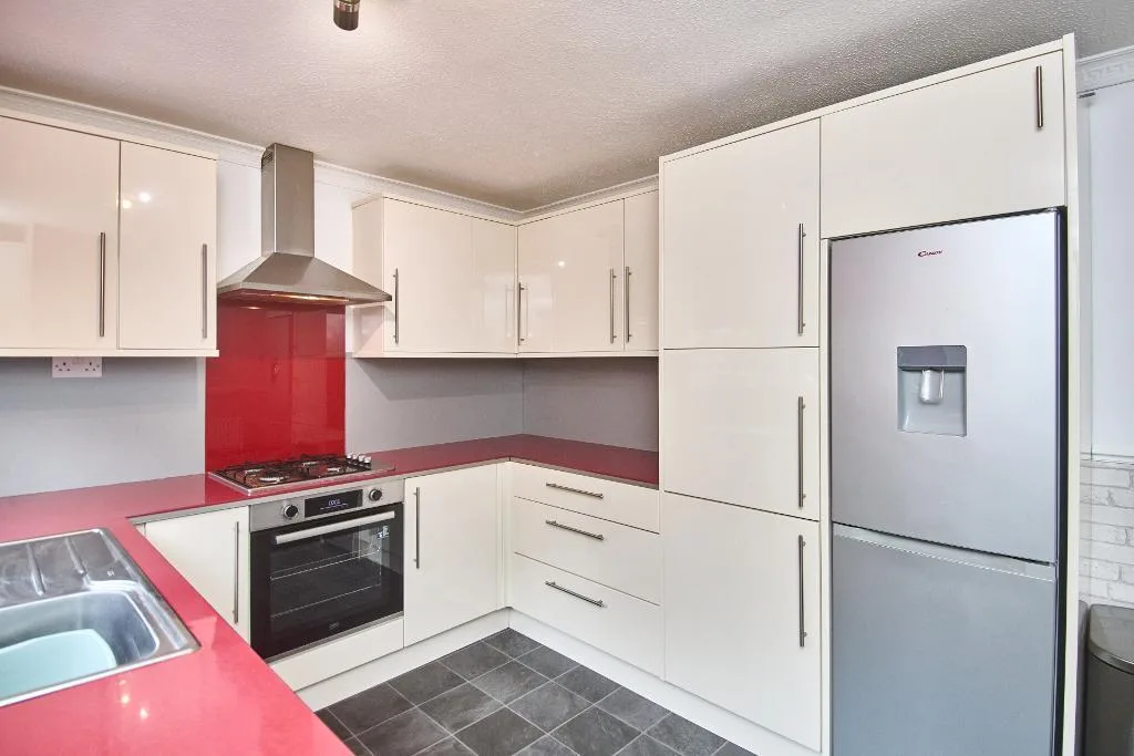 2 bedroom semi-detached house for rent