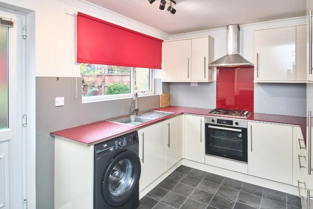 2 bedroom semi-detached house for rent