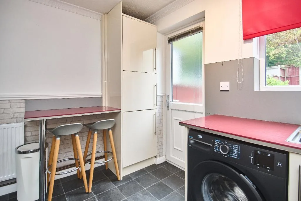 2 bedroom semi-detached house for rent