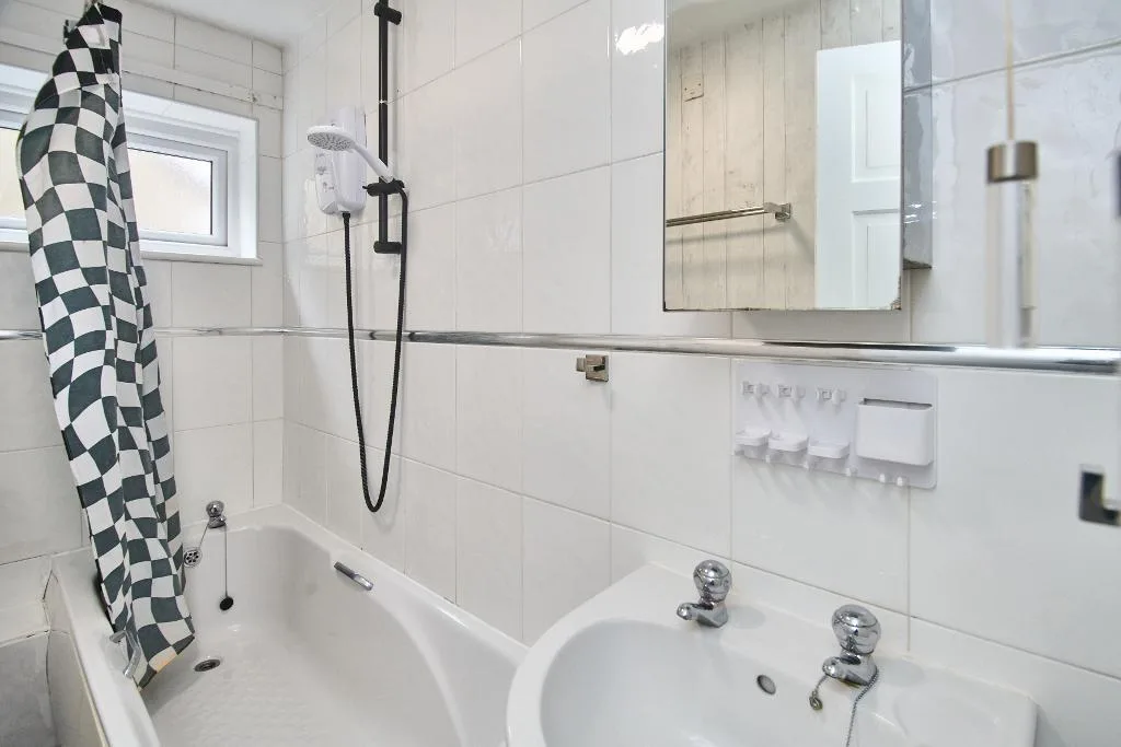 2 bedroom semi-detached house for rent