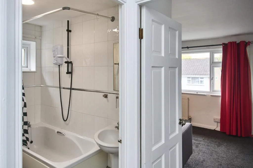 2 bedroom semi-detached house for rent