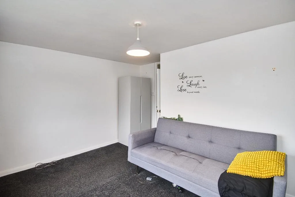 2 bedroom semi-detached house for rent