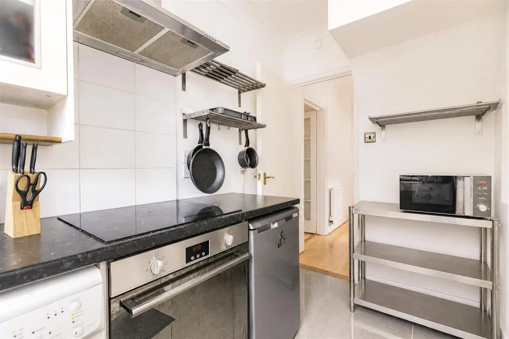 6 bedroom house for rent