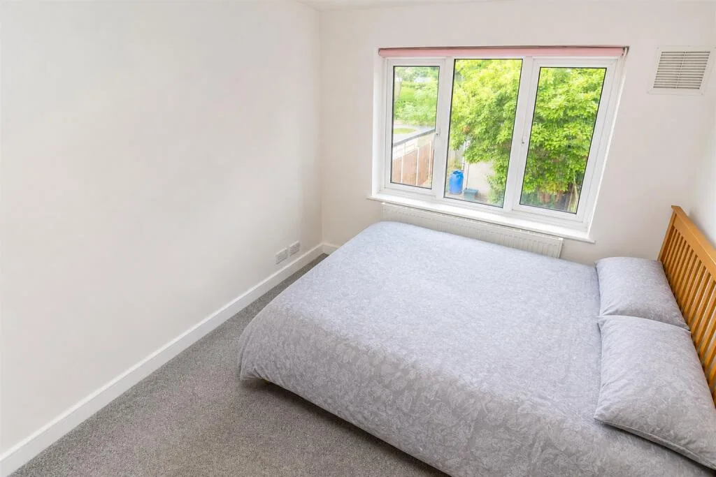 6 bedroom house for rent