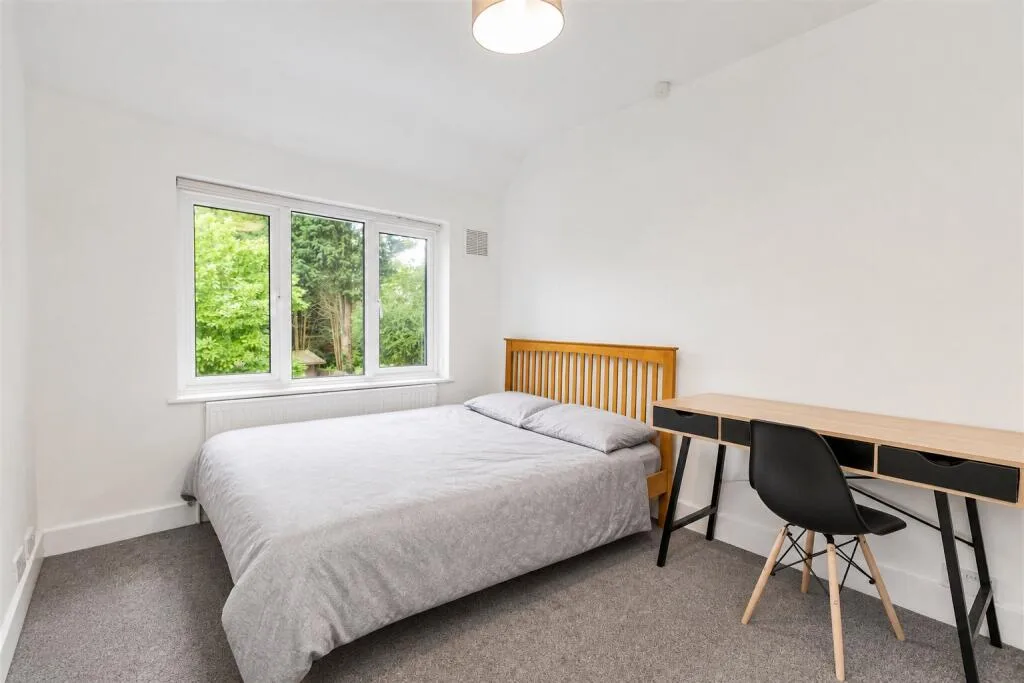 6 bedroom house for rent
