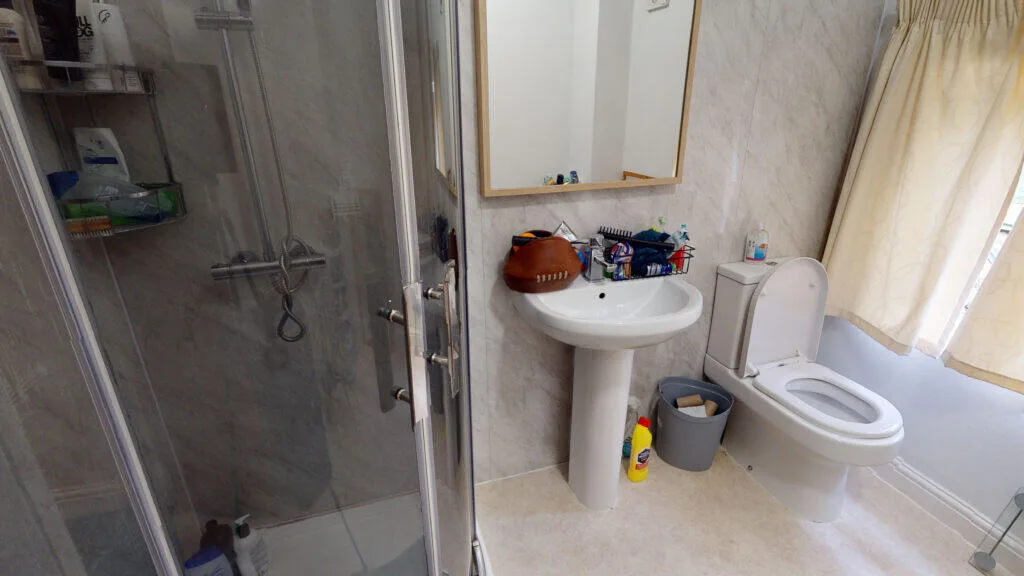 5 bedroom terraced house for rent