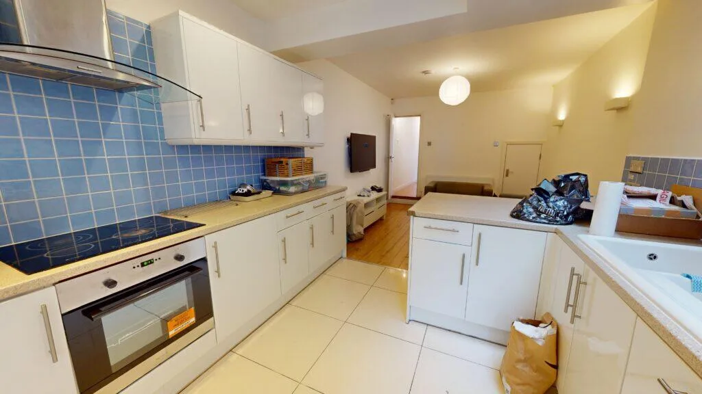 7 bedroom house for rent