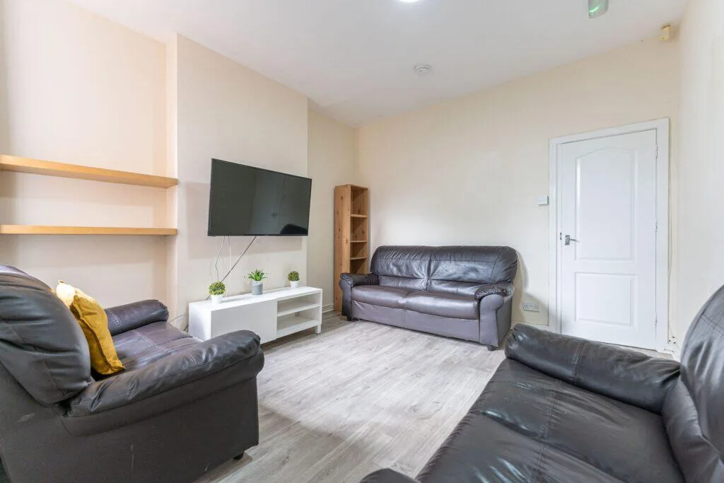 7 bedroom terraced house for rent