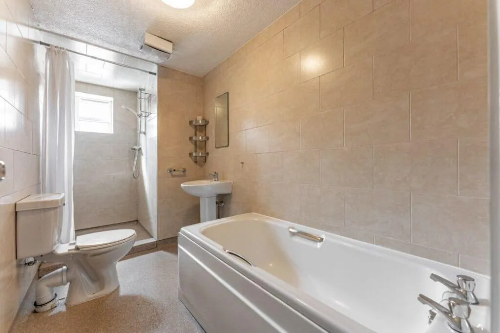 7 bedroom terraced house for rent
