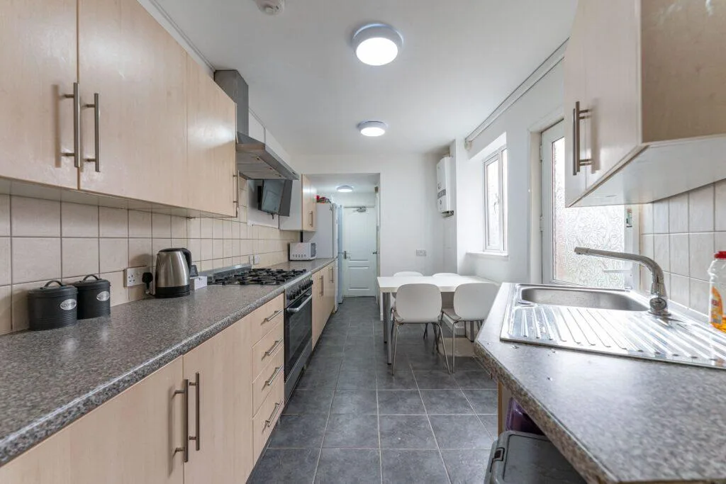 7 bedroom terraced house for rent