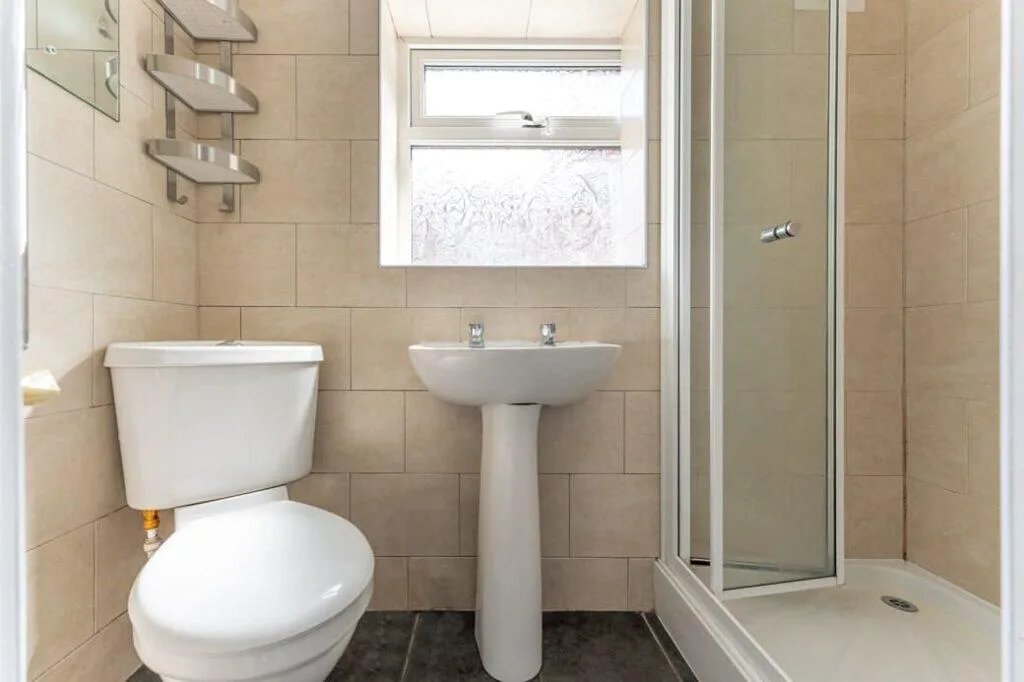 7 bedroom terraced house for rent