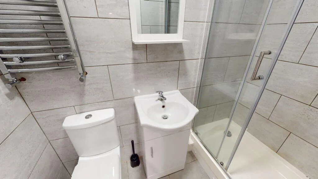 6 bedroom house for rent