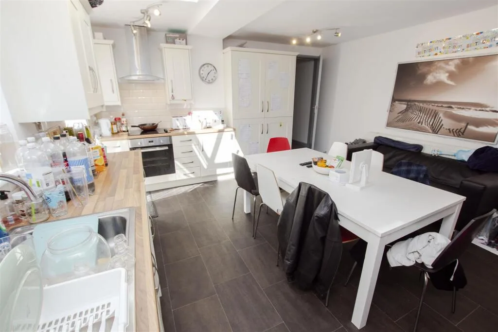 7 bedroom house for rent