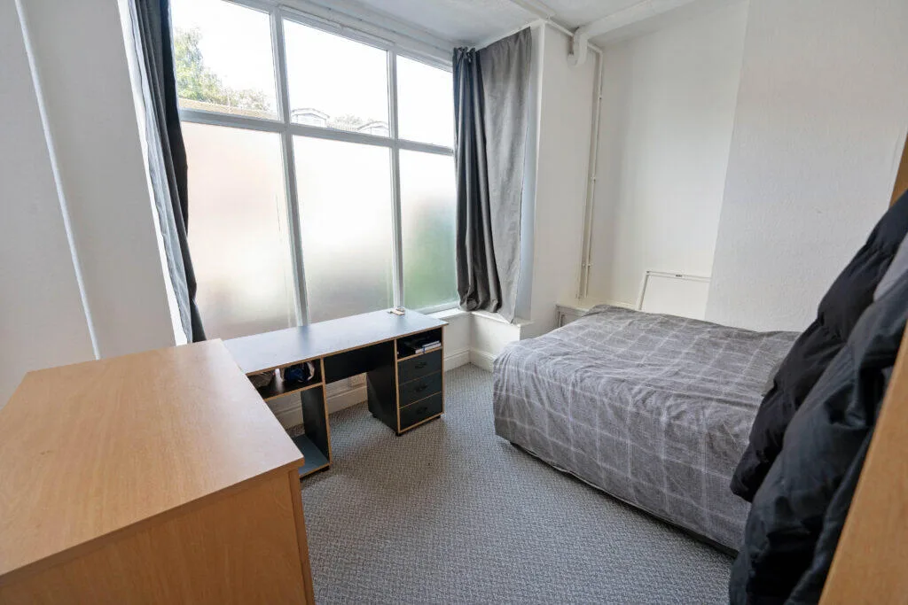 9 bedroom terraced house for rent