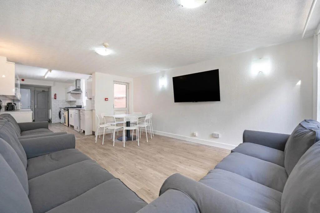 9 bedroom terraced house for rent
