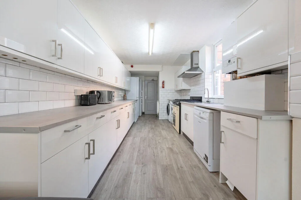 9 bedroom terraced house for rent