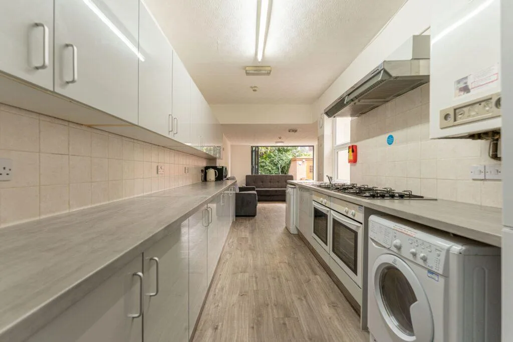 7 bedroom terraced house for rent