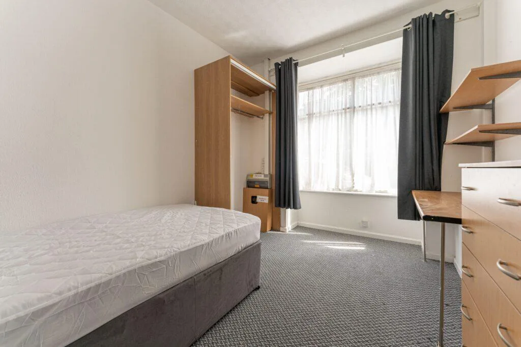 7 bedroom terraced house for rent