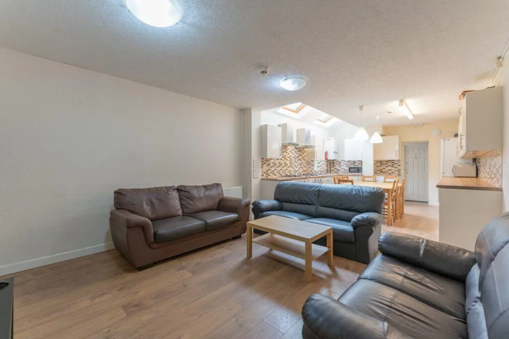 7 bedroom terraced house for rent