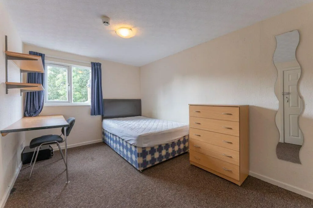 7 bedroom terraced house for rent