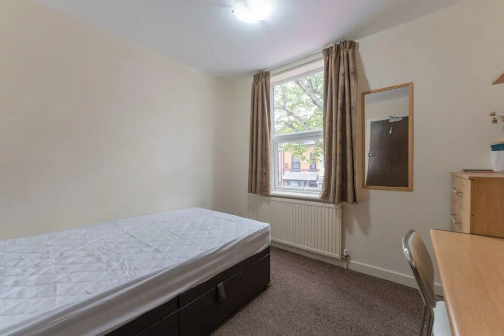 7 bedroom terraced house for rent