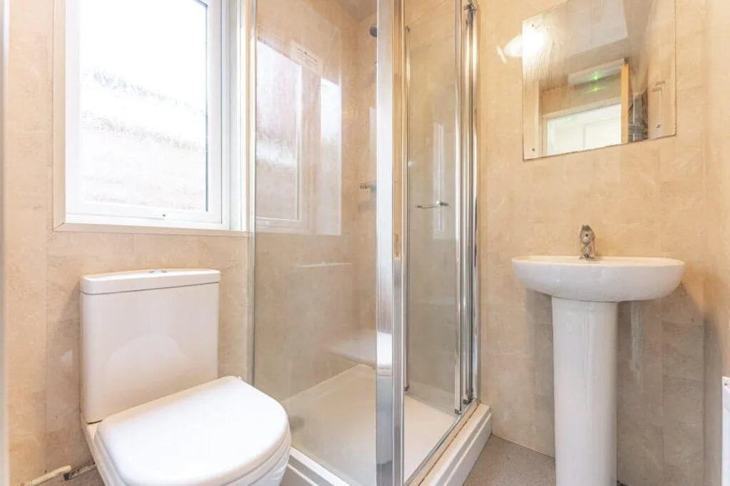6 bedroom terraced house for rent
