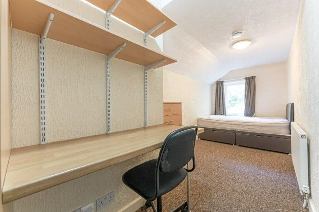 6 bedroom terraced house for rent